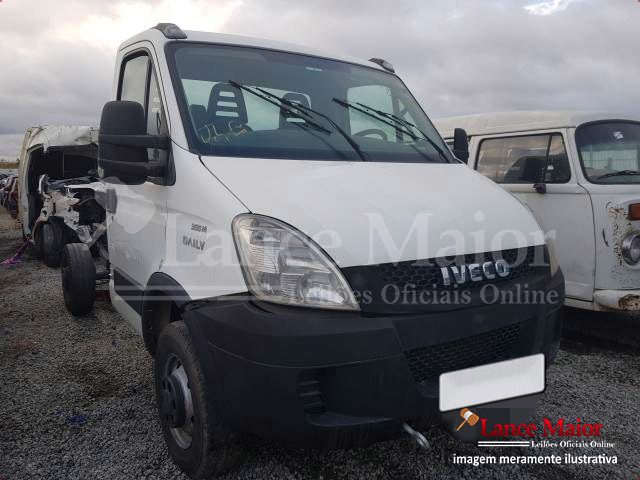 LOTE 017 - IVECO DAILY CHASSI 35S14 CS 3.0 2014