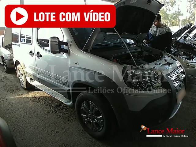 LOTE 018 - Fiat Doblò Adventure Xingu 1.8 16V (Flex) 2013