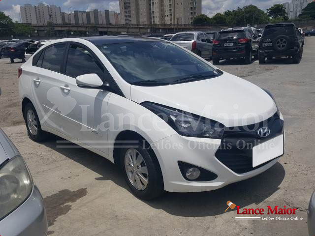 LOTE 028 - HYUNDAI HB20S 1.6 2014