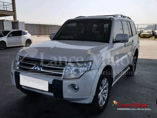 LOTE 034 - MITSUBISHI PAJERO FULL HPE 3.2 TURBO 2011